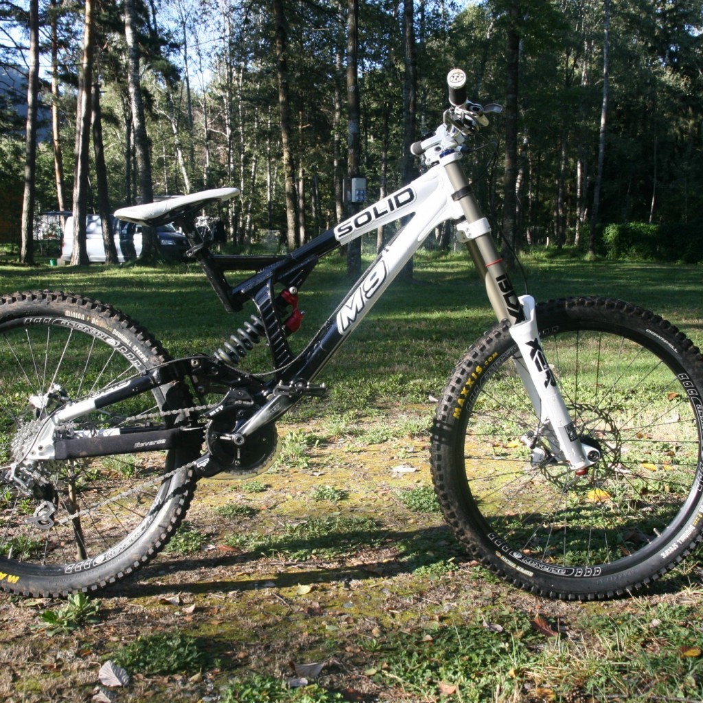 solid dh bike