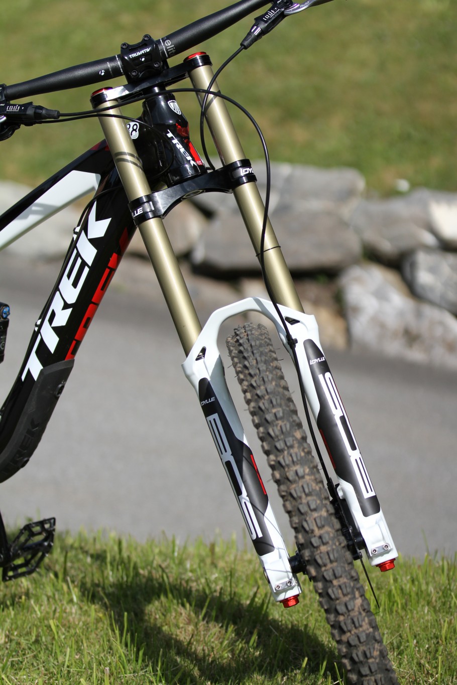 triple clamp forks mountain bike