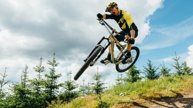 mountain bike jump tricks