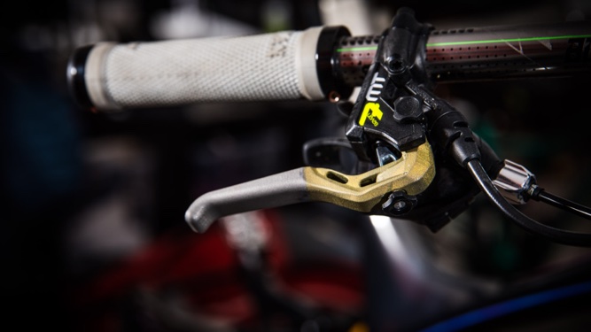 magura mt7 with custom loic lever blade